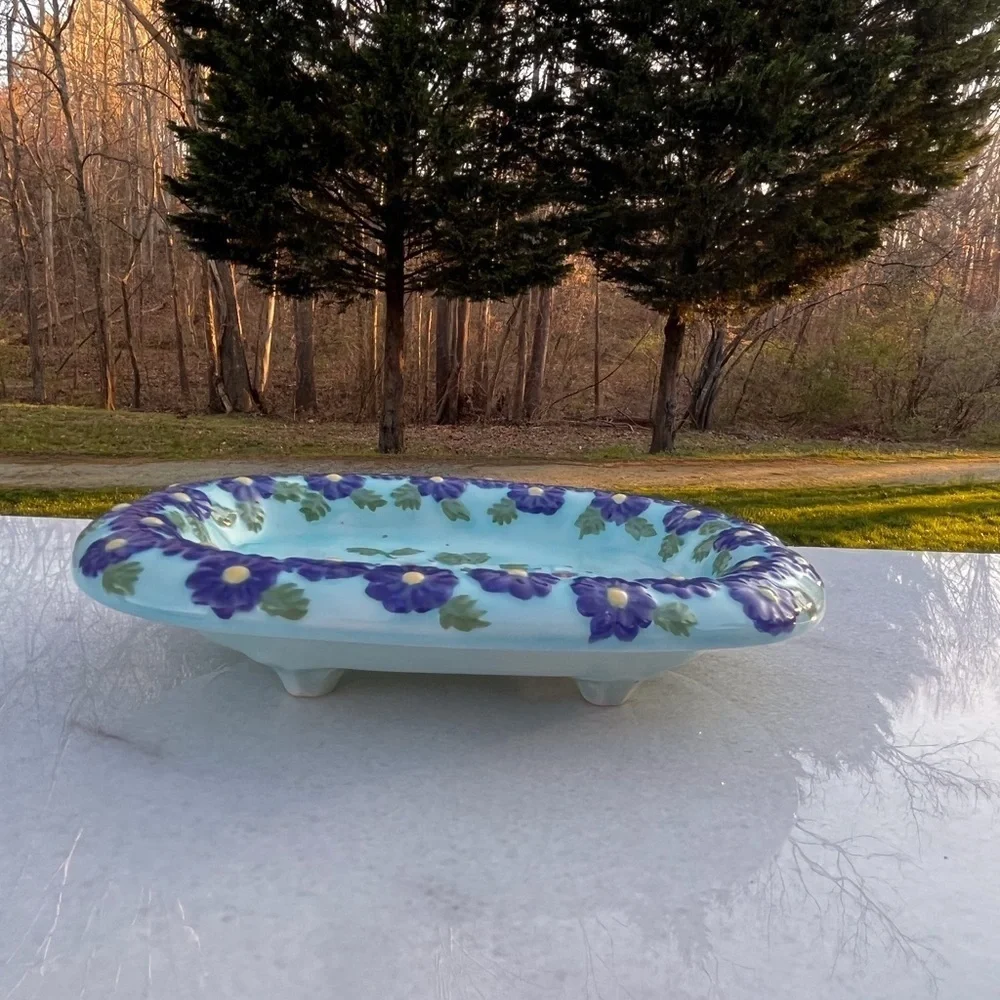 Vintage embossing blue floral soap dish